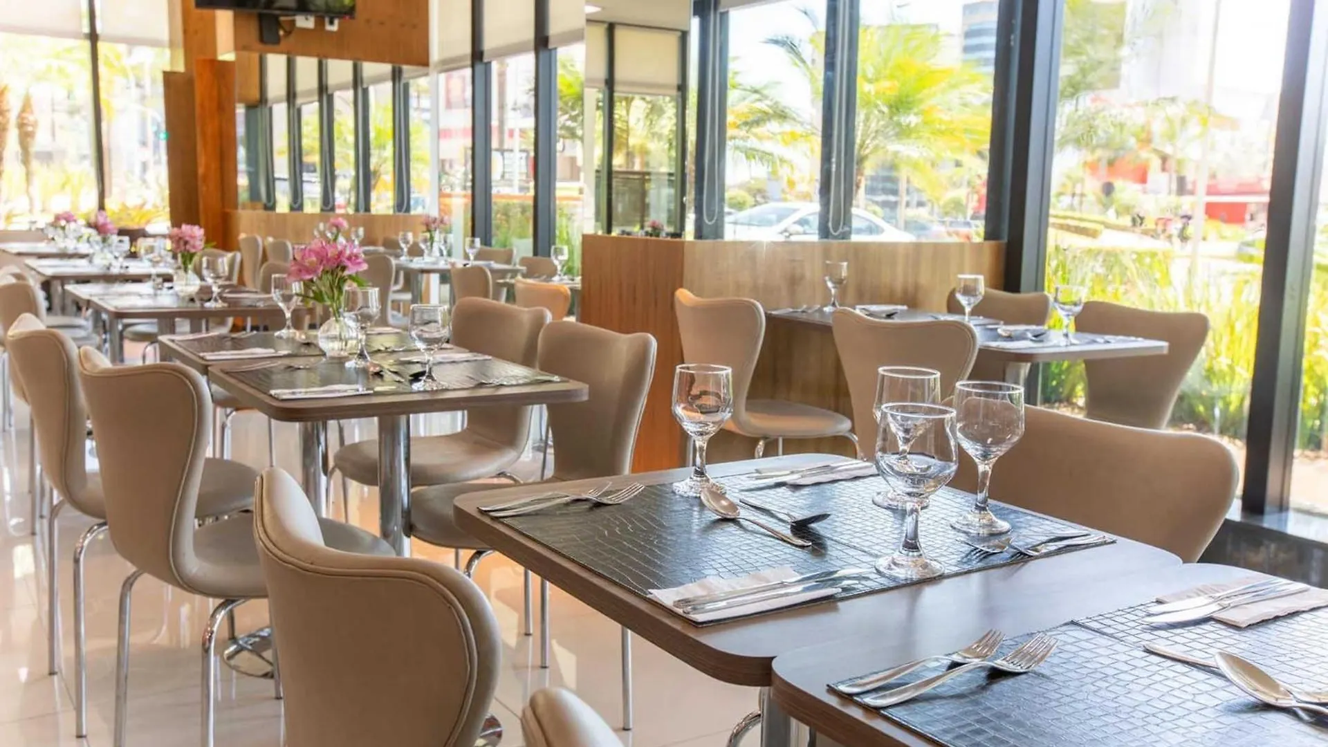Aparthotel Alugueasy - Hotel Athos Bulcao Brasilia Brazil